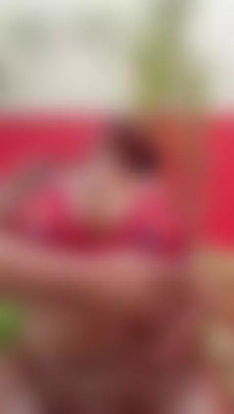 ADMIRE MY OILY TITS💦🥰 by emmaahot