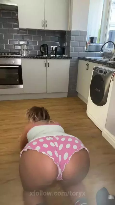 Im stuck... by toryx