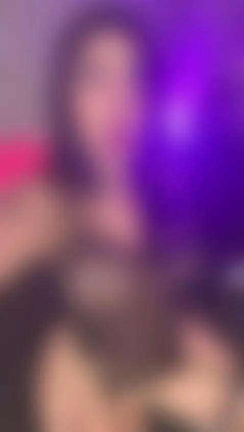 Hot and sexy juicy skin! Today you want to flirt with me? 🍒🥵... by amy-ruiz