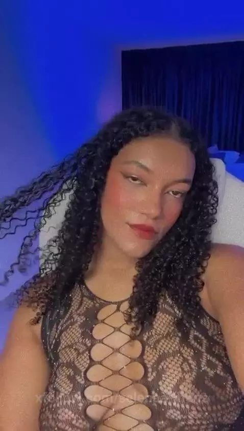 ONLINE¡ by selenaa-jhons