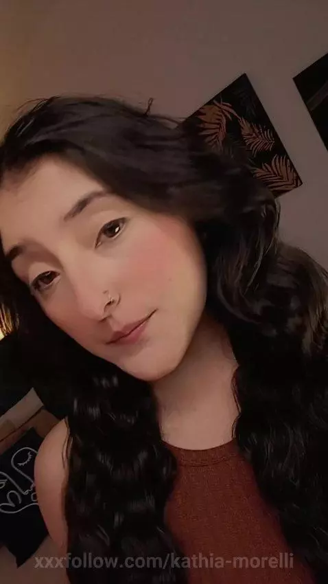 Online now by kathia-morelli