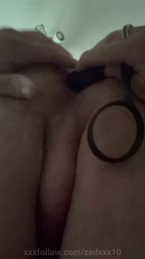 putting in my ass gasm plug by zedxxx10