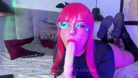 'm hot and horny, I want you to sexually take me by goth-astartea