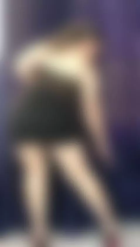 A sexy milf woild make you cum on her face by lisalenon