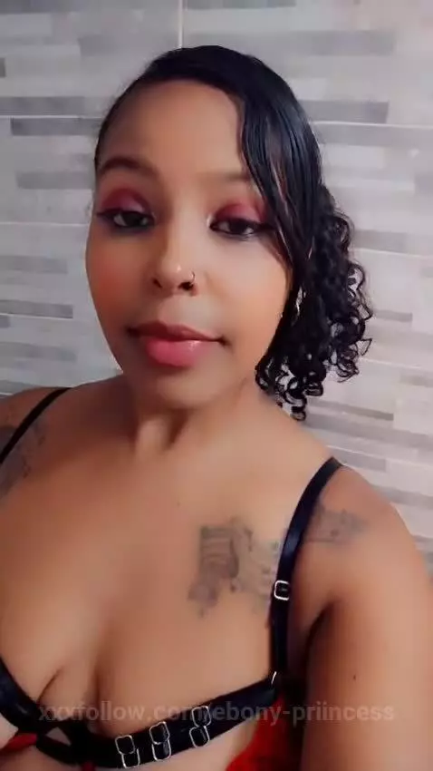 good looking by ebony-priincess