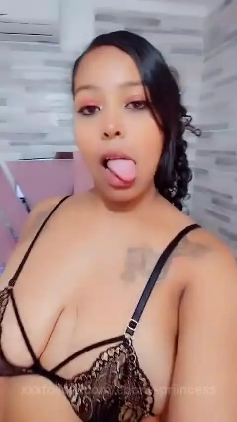 Stay for me by ebony-priincess