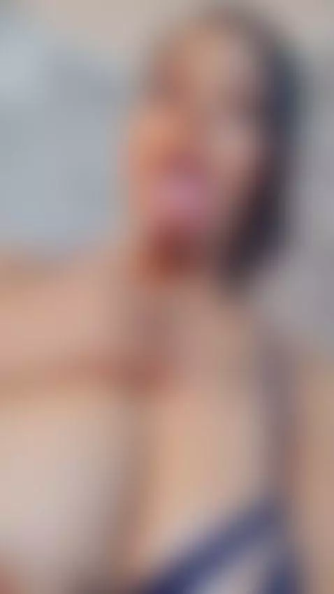 hot by ebony-priincess