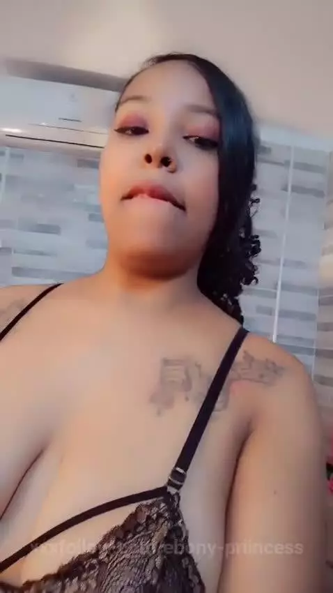 Between your lips and my dreams, there is only one step by ebony-priincess