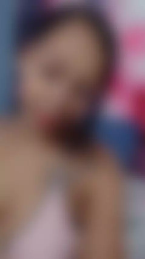 I want you here in my bed🍭 by ebony-priincess