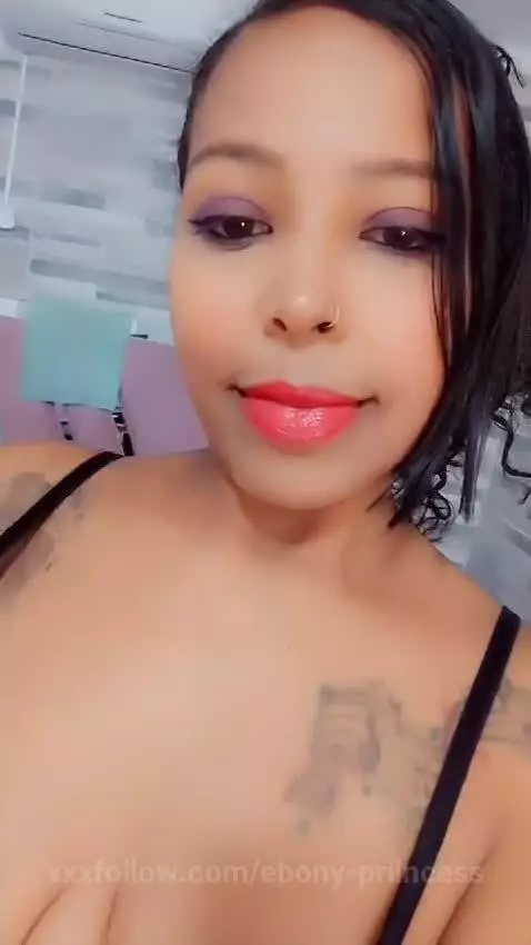Your bigass babe is online now mi amor! 🥴🎄😈 by ebony-priincess