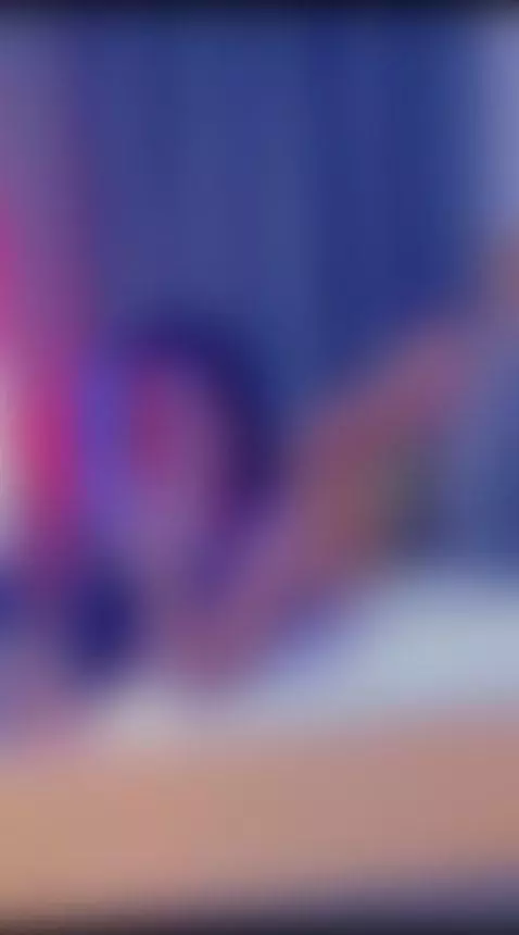 Wanna come and join me on my bed? 👄 by kendall-silver