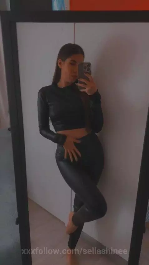 Hello, my obedient. Come to me ... Did you behave well in my... by sellashinee