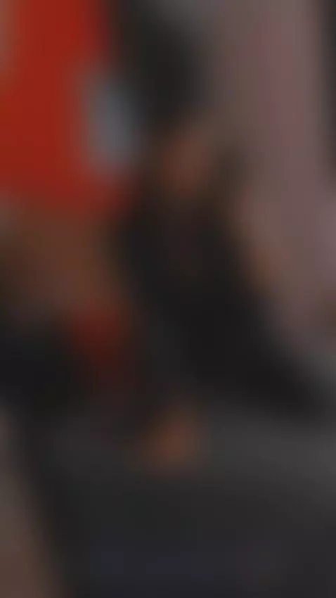 Relax. Tonight your only business is to please me by sellashinee