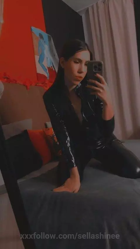 Relax. Tonight your only business is to please me by sellashinee