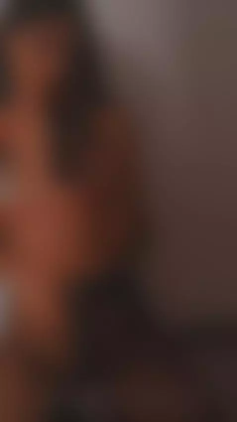 kiss you by sellashinee