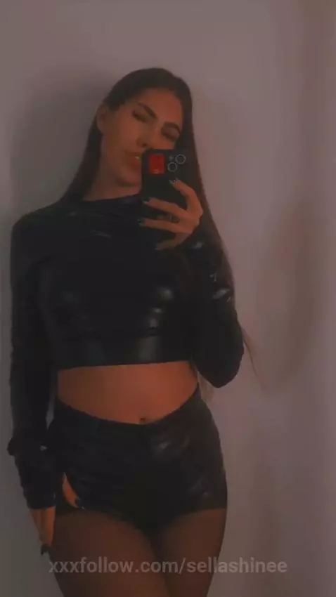 kiss me by sellashinee