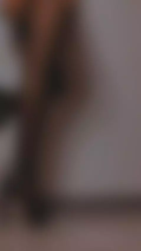 I want your tongue on my heels! by sellashinee