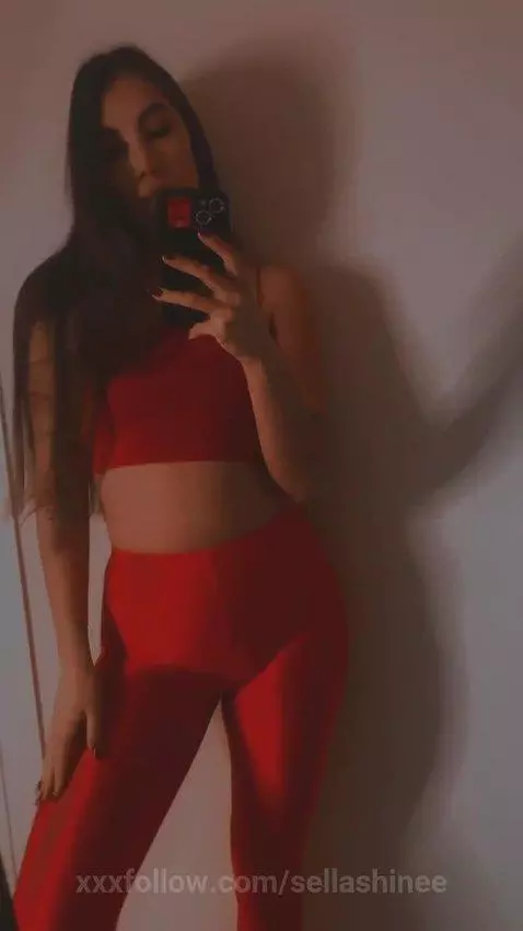 Hello sweetie, how do you like my red style today? by sellashinee