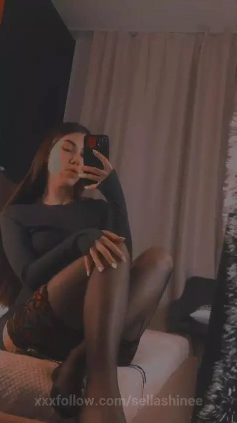 Did you miss my body, honey? by sellashinee