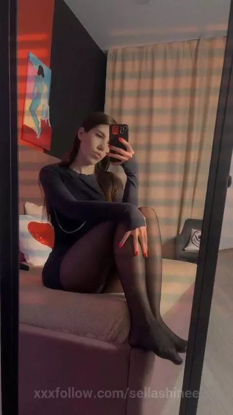 Hi, darling! Are you ready to worship your goddess? by sellashinee