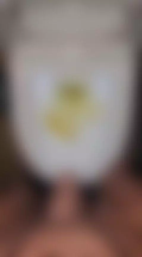 AI wild pee!  AI really made it weird! by theclubist111