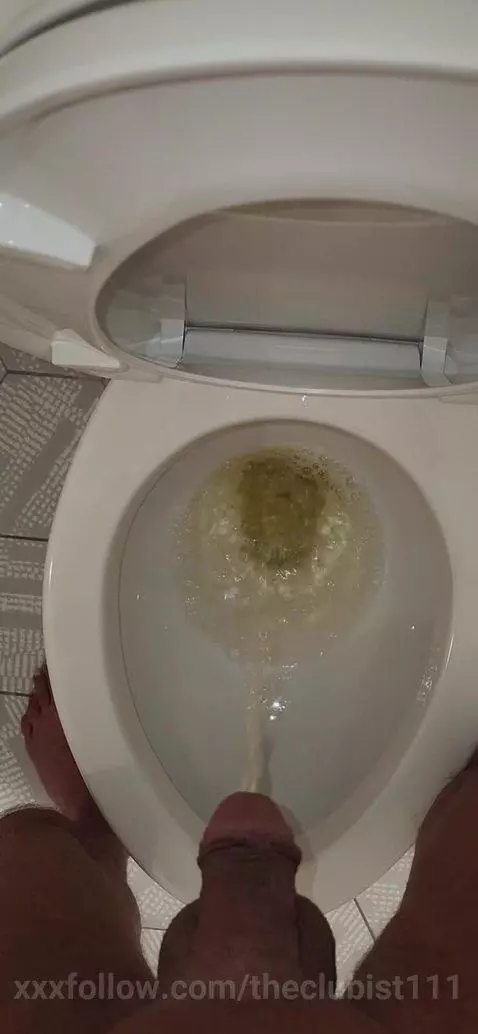 pee by theclubist111