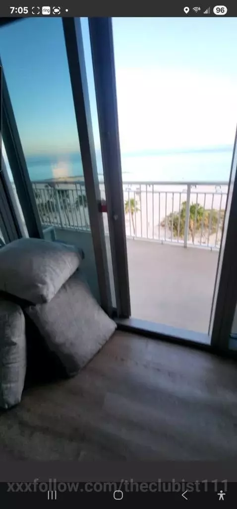 naked hotel room tour by theclubist111