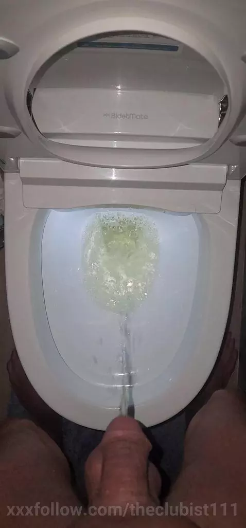 pee by theclubist111