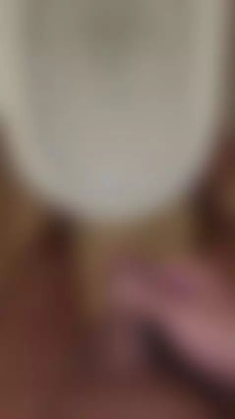 pee by theclubist111