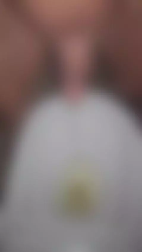 Pee by theclubist111