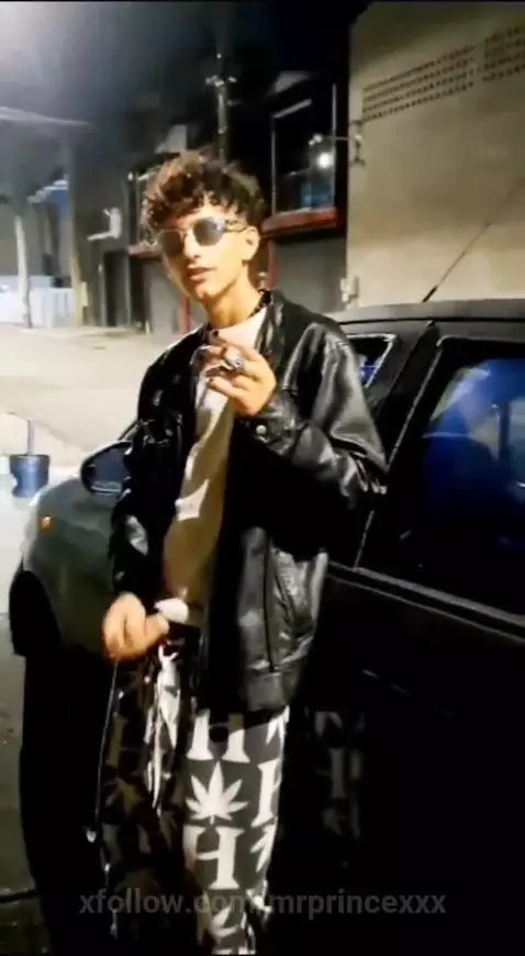 Me Masturbo En Las Calles De Medellin y Acabo En Mi Casa. by mrprincexxx