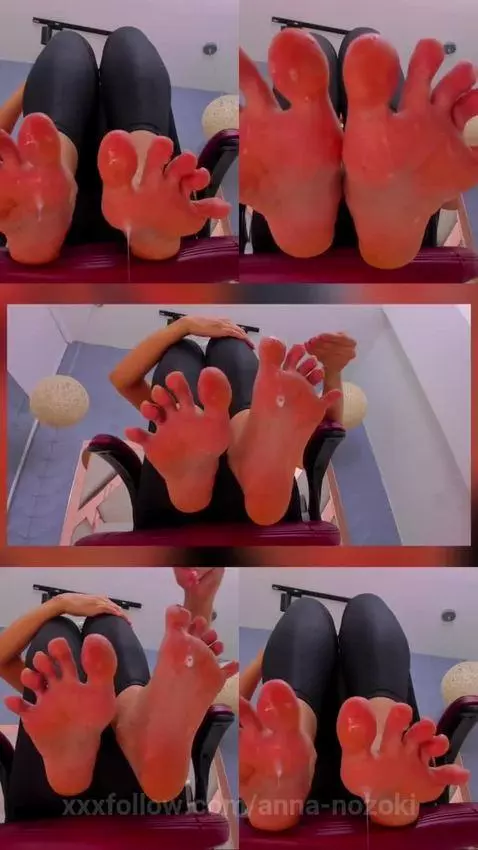 Enjoy my spead fingers...👣 by anna-nozoki