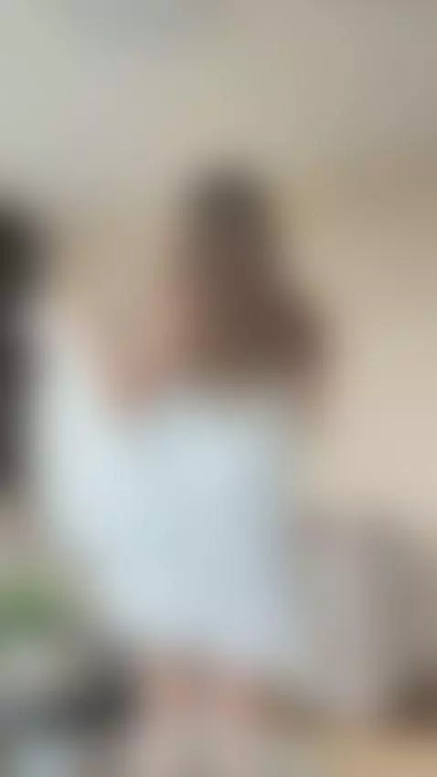 Short tease: sultry moment. Want more? Tap my profile by miaroseee