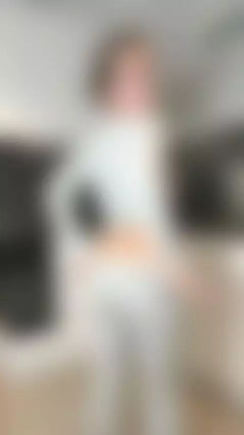 Hot clip — sultry and ready. Watch full content on my page by miaroseee