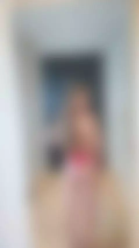 Short tease: sultry moment. Want more? Tap my profile by miaroseee