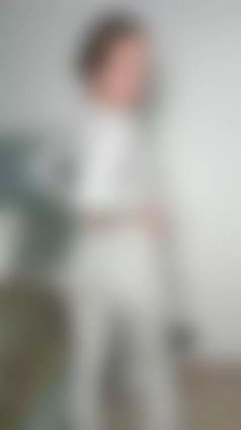 Short tease: sultry moment. Want more? Tap my profile by miaroseee