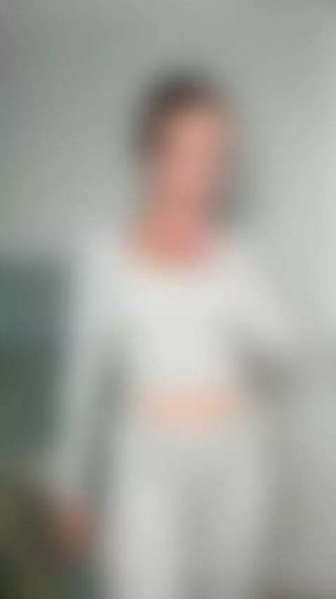 Hot clip — sultry and ready. Watch full content on my page by miaroseee