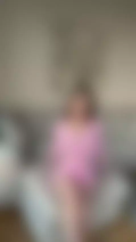 Hot clip — sensual and ready. Watch full content on my page by miaroseee