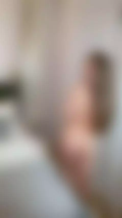 18+ Sexy nude teen flaunting her juicy ass. by miaroseee