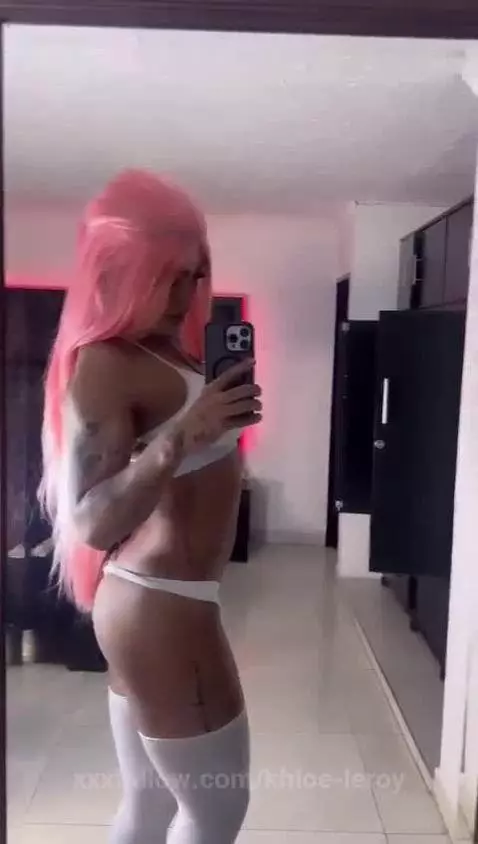 Enjoy my bouncing ass! 🔥 by khloe-leroy