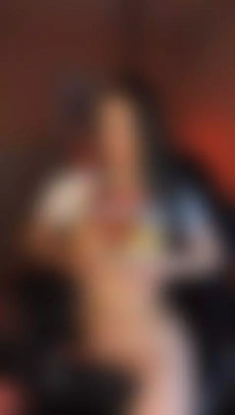 Enter my room and experiencie your sexuality. 
Emilyy_brown by emilyybrown