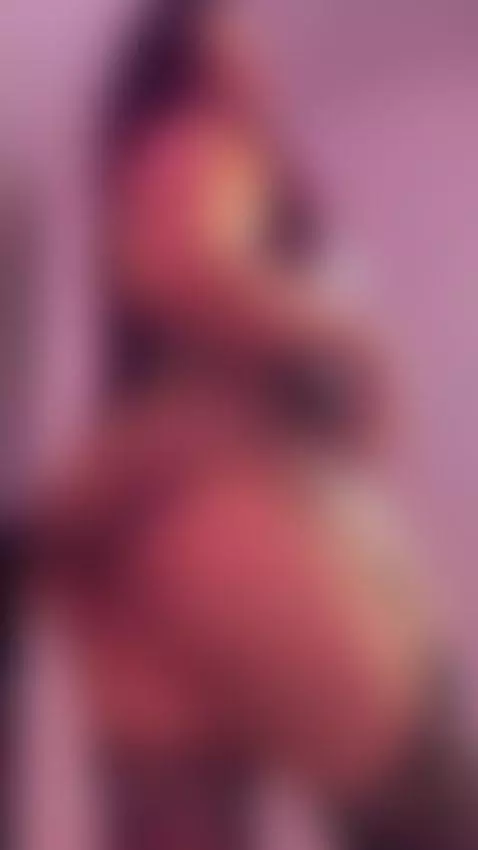 Temptation looks good on me tonight. 😈
Come closer… I’m in t... by vanessakalo