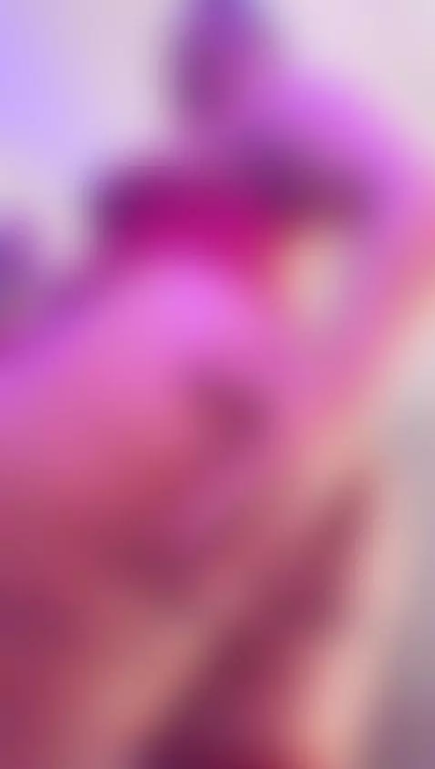 All yours tonight, come closer 🔥 by vanessakalo