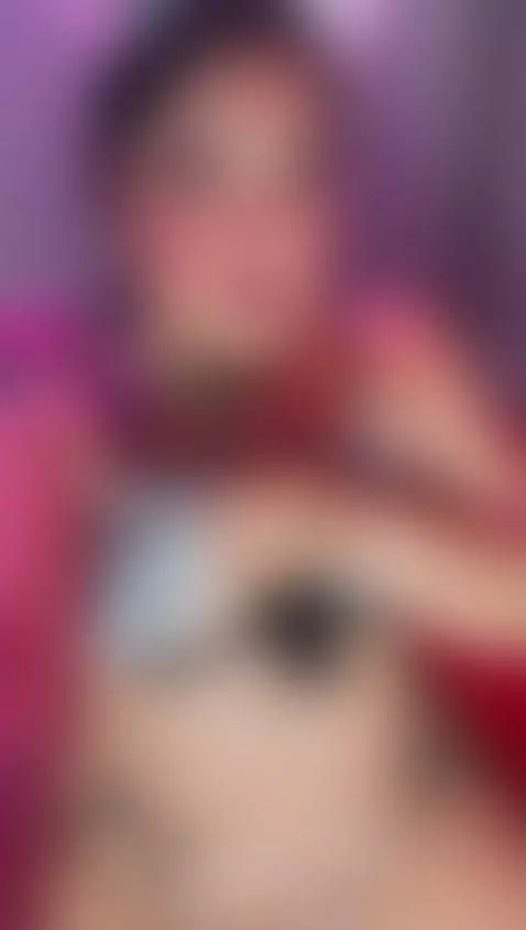 My lips love trouble — and they think you’re exactly that. 💄... by vanessakalo