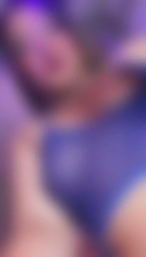 Turn Me On… I’m Waiting Live 😏💦 by vanessakalo