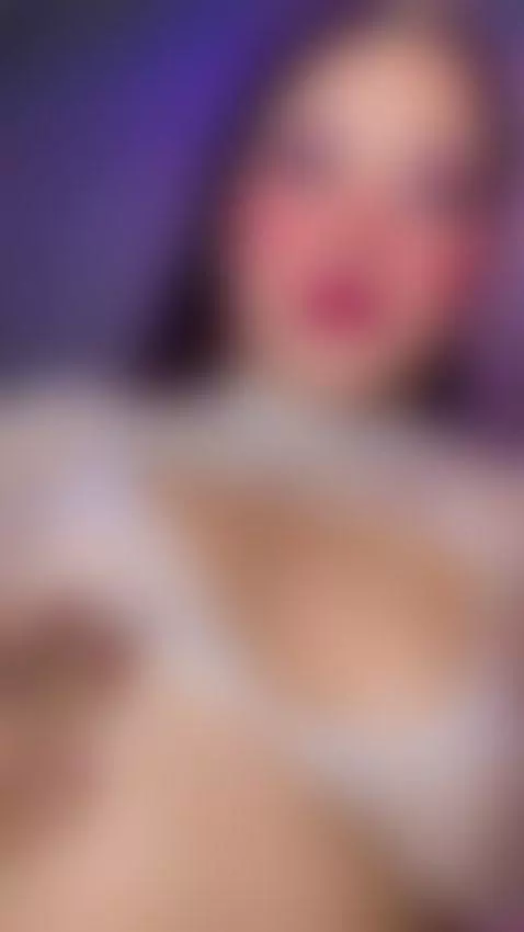 Confidence that turns admiration into desire🔥 by vanessakalo