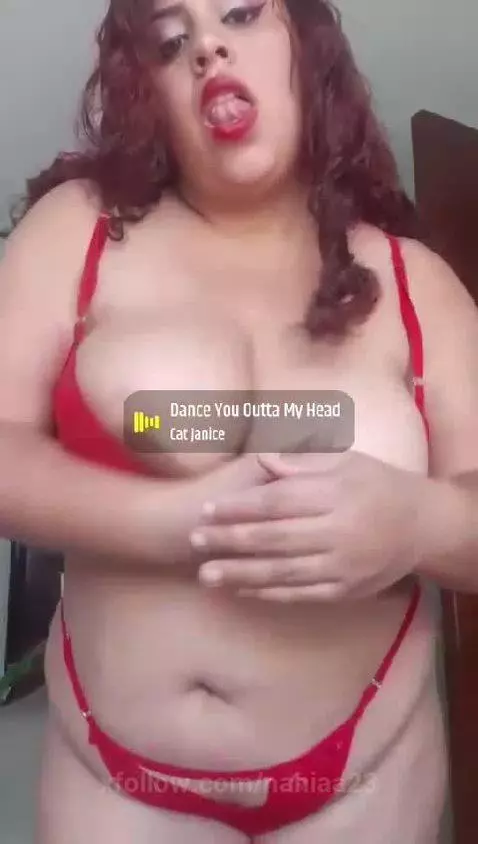 MY BOOBS WANTS TO BE OUT by nahiaa23