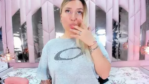 this hot pussy yearns for your delicious milk , let me drown... by lisabrown1