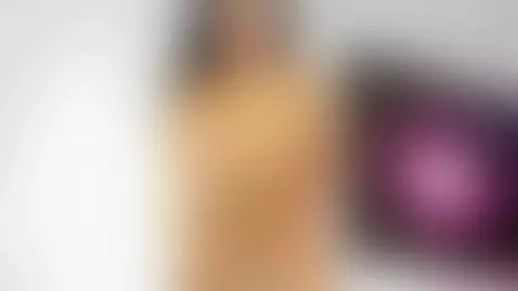 My sexy body is yours now 🥵😈 by saraa-cortezz