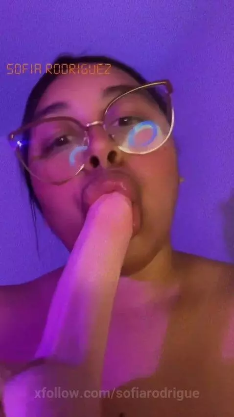 Give me your cock please by sofiarodrigue